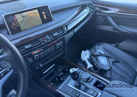 2016 BMW X5 Xdr40E z USA, uszkodzony, nr VIN 5UXKT0C56G0S75145